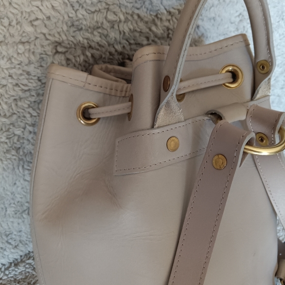 J.W. Hulme Co. Taupe leather backpack drawstring bucket bag - Picture 7 of 9